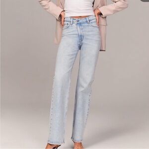 Abercrombie & Fitch Light Wash 90’s Relaxed Curve Love